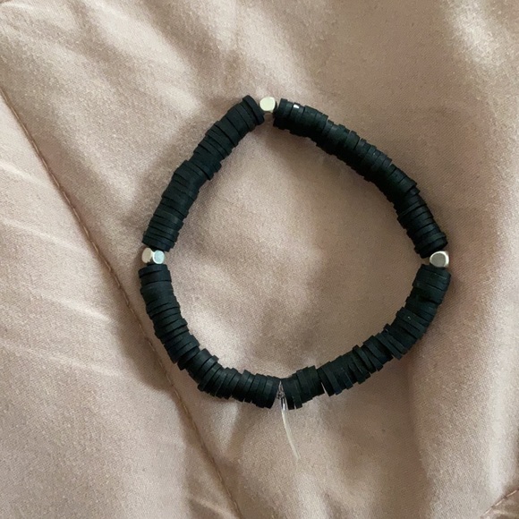 black bracelet with silver square bead - Picture 2 of 3